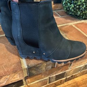 Sorel Joan of arc wedge original black size 7 euro 38. Pre- owned good condition